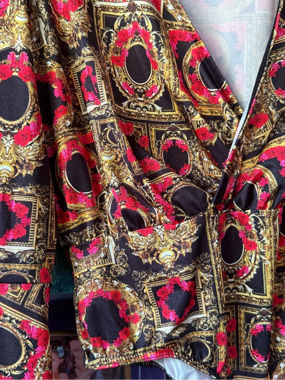 Pretty Little Thing Black & Red Baroque Print Long Sleeve Plunge Bodysuit